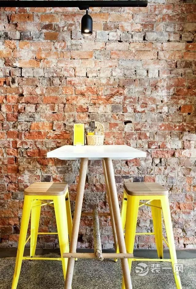 墙面也能大做文章 重庆装饰公司个性砖墙看不够