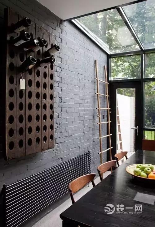 墙面也能大做文章 重庆装饰公司个性砖墙看不够